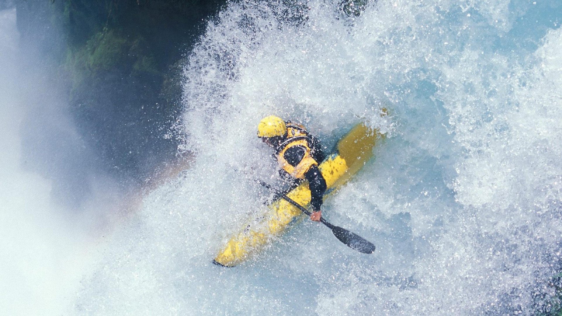 欧冠半决赛惊世一击！维尼修斯单骑救主，皇马剑指第15冠