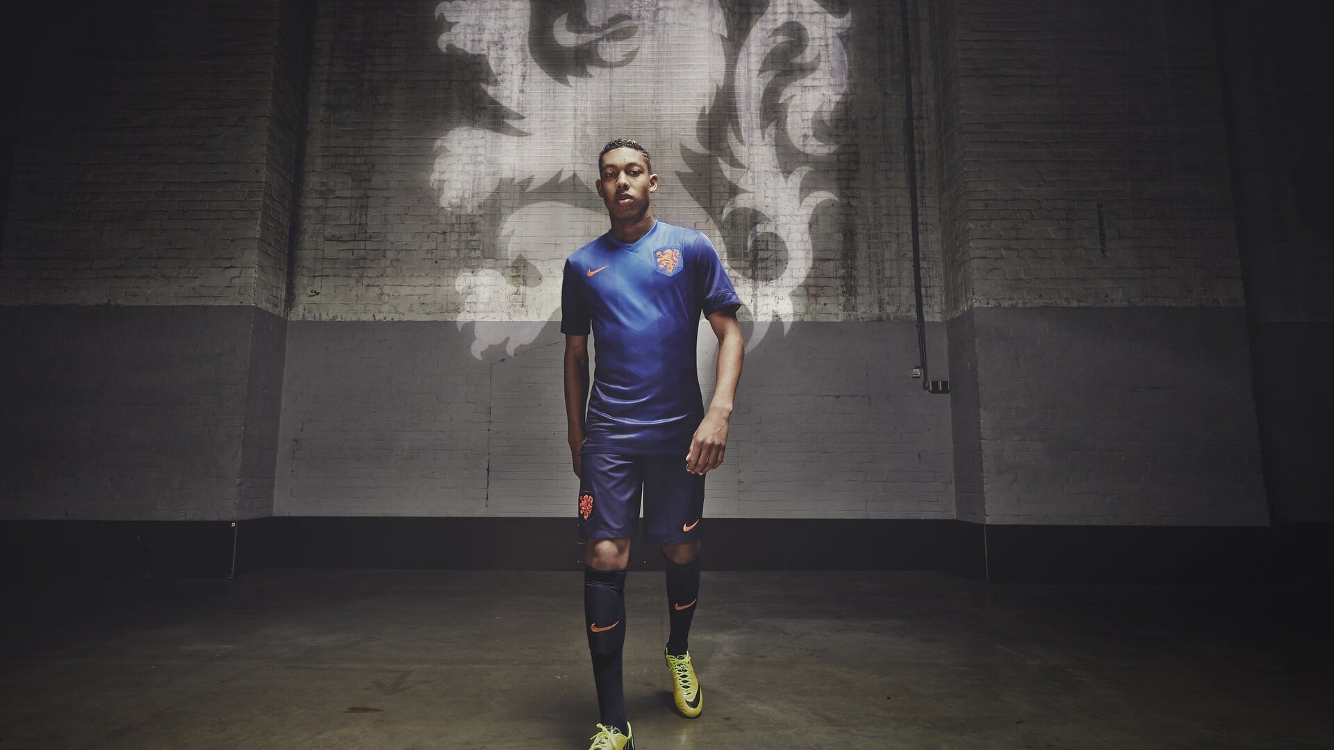 从斯坦福桥到拜耳球场，解析巴斯托尼如何成为切尔西与勒沃库森之战的胜负手